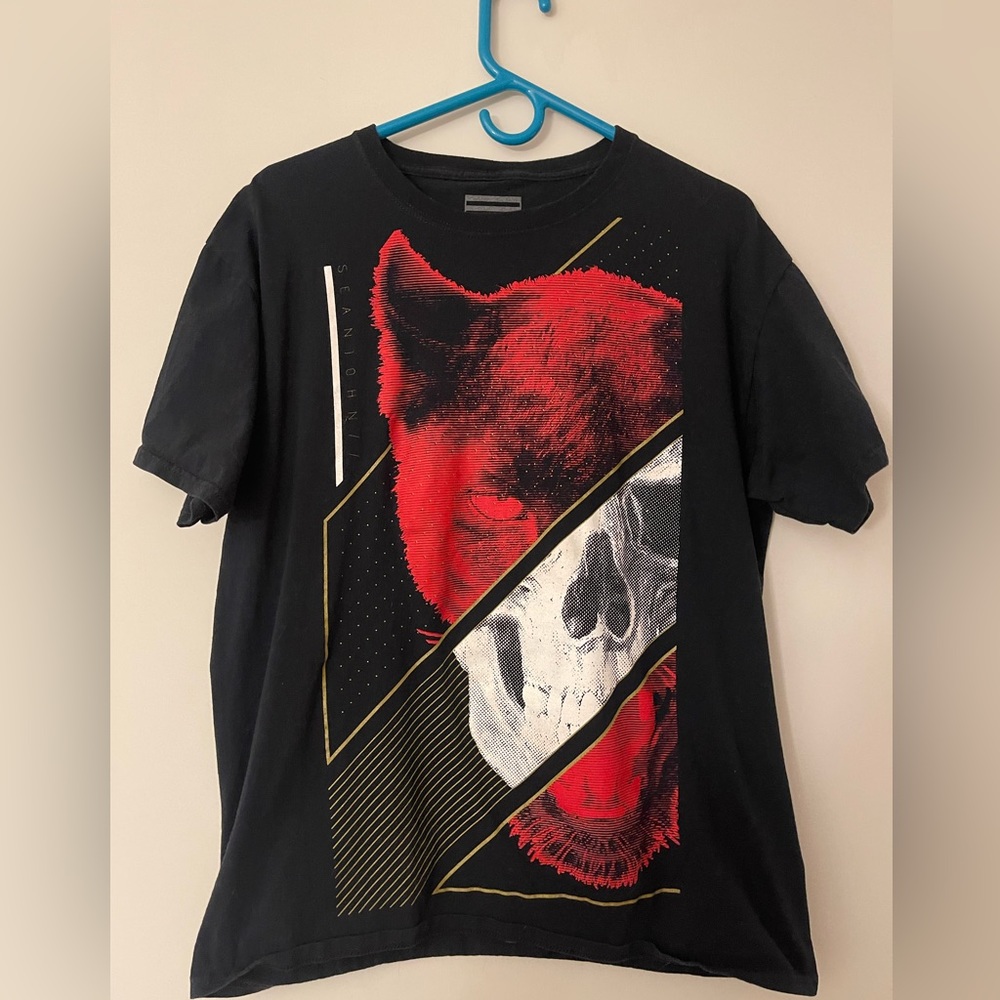 MENS large Sean John graphic T-shirt
